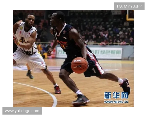 哈德森的传奇旅程：从篮球场到人生舞台的精彩蜕变